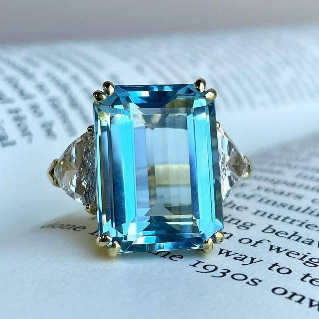 10ct Emerald Cut Aquamarine Sapphire Engagement Ring