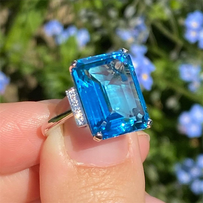 10ct Emerald Cut Aquamarine Sapphire Engagement Ring