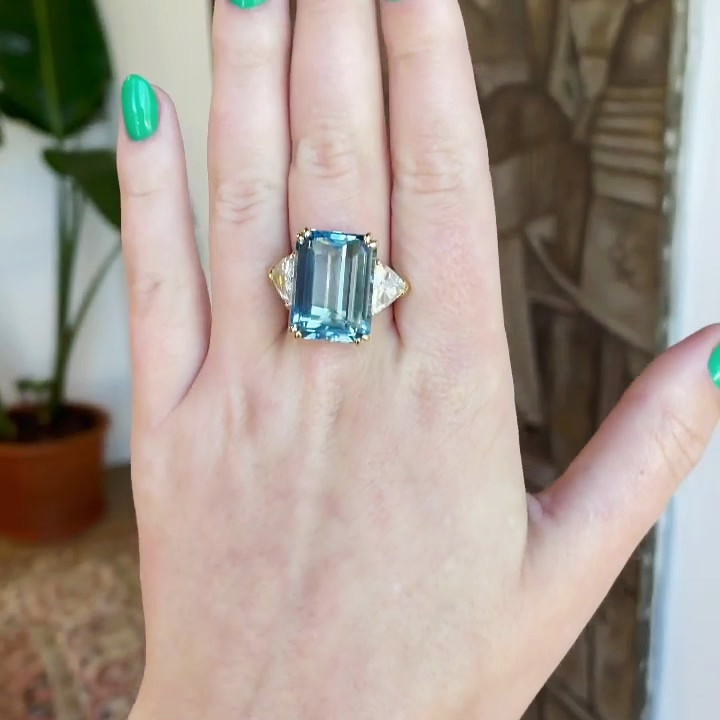 10ct Emerald Cut Aquamarine Sapphire Engagement Ring
