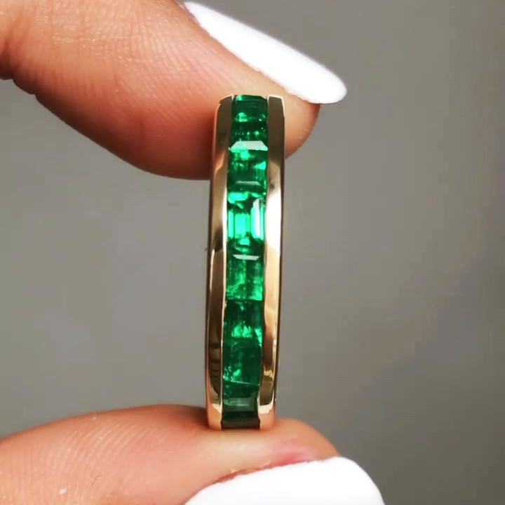 4.75ct Emerald Cut Emerald Green Wedding Band