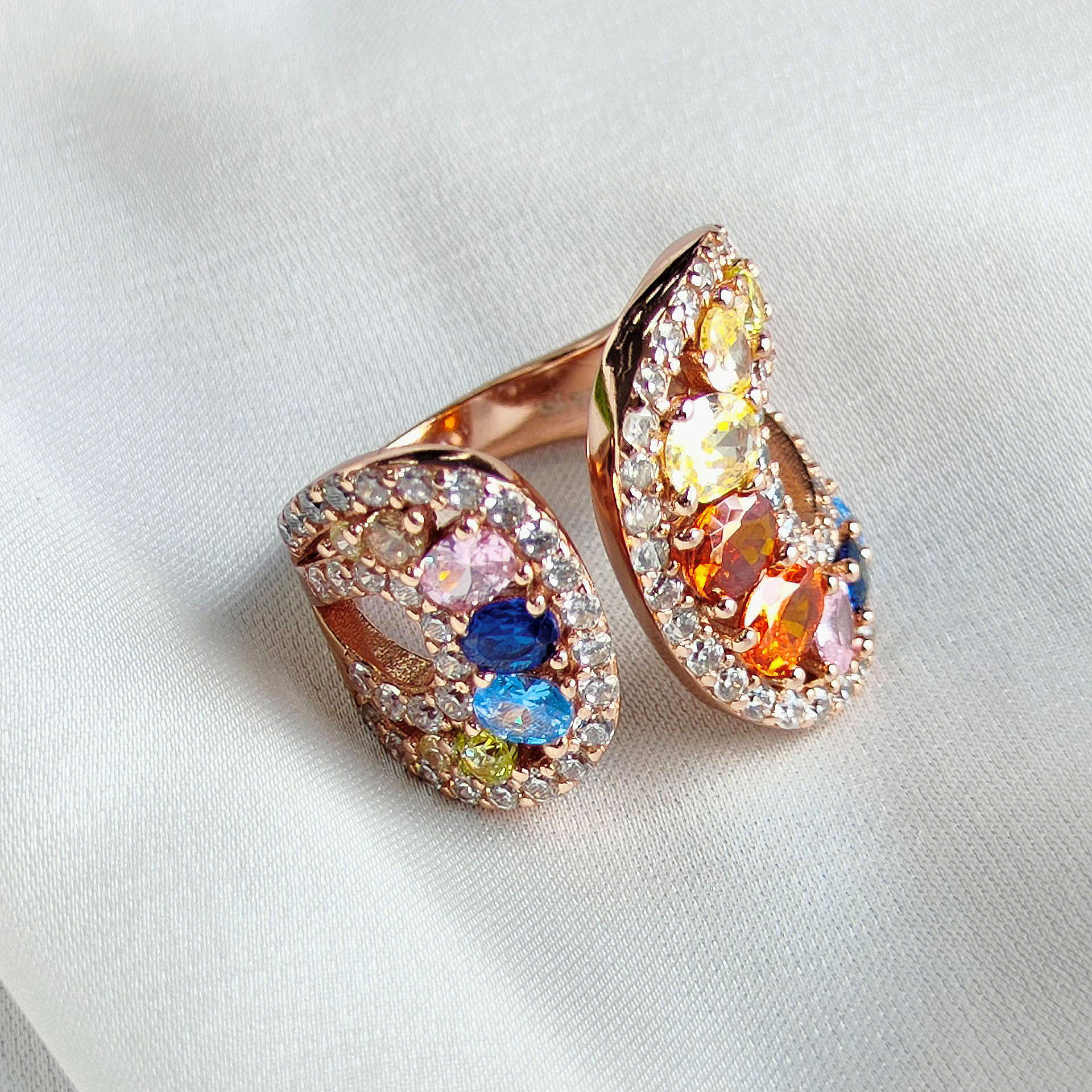 6.25ct Oval Cut Rainbow Sapphire Cocktail Ring