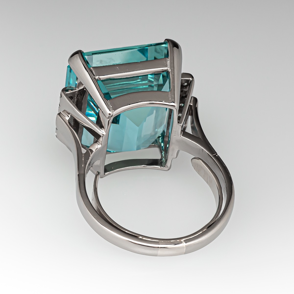 8ct Vintage Emerald Cut Aquamarine Sapphire Cocktail Ring