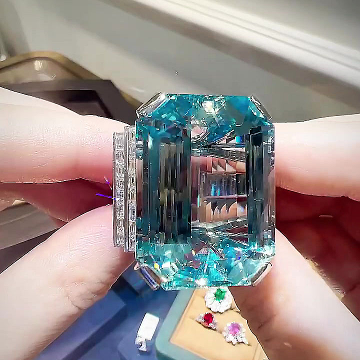 8ct Emerald Cut Aquamarine Sapphire Engagement Ring