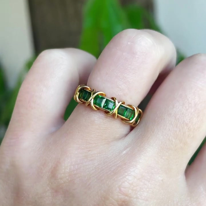 3.5ct Princess Cut Emerald Green Wedding Band