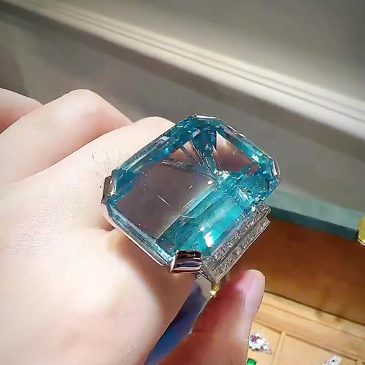 8ct Emerald Cut Aquamarine Sapphire Engagement Ring