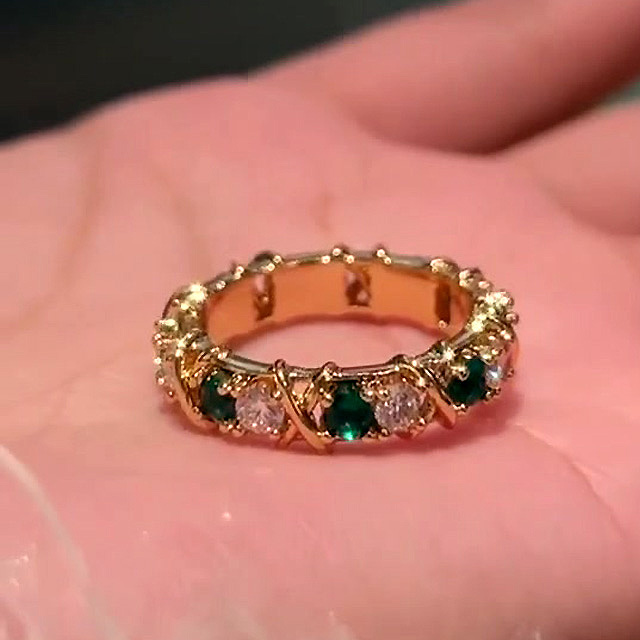 Luxury 16-Stone Emerald Sapphire Eternity Ring For Ladies