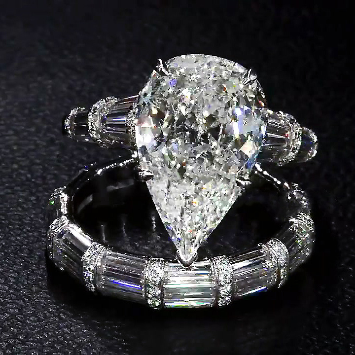 7ct Pear Cut White Sapphire Wedding Band Set