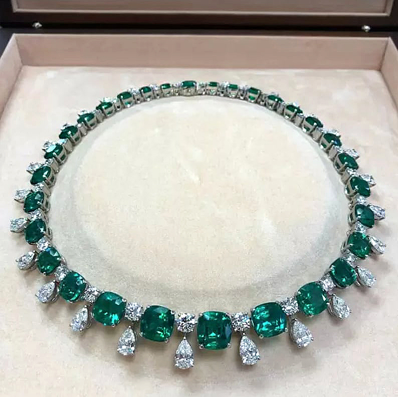 Cushion Cut Emerald Choker Necklace