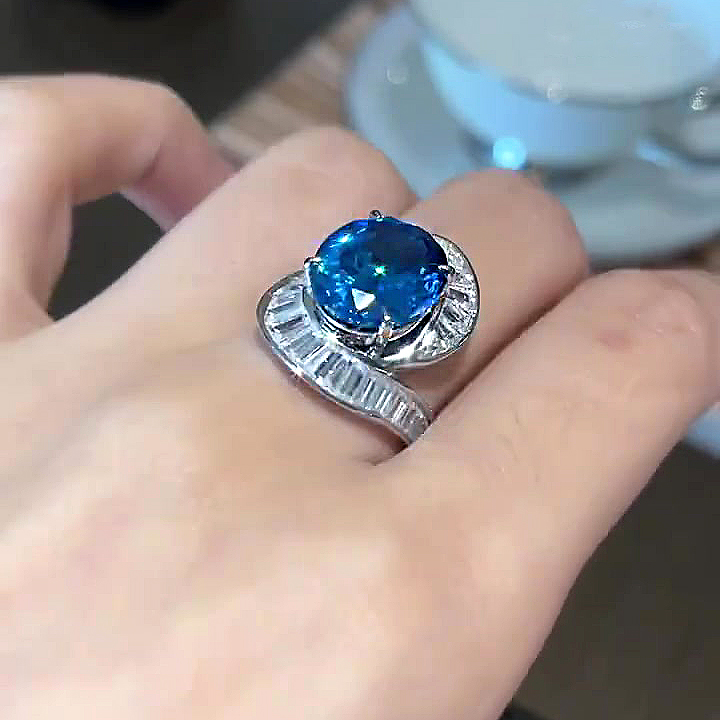 5ct Oval Cut Blue Sapphire Engagement Ring