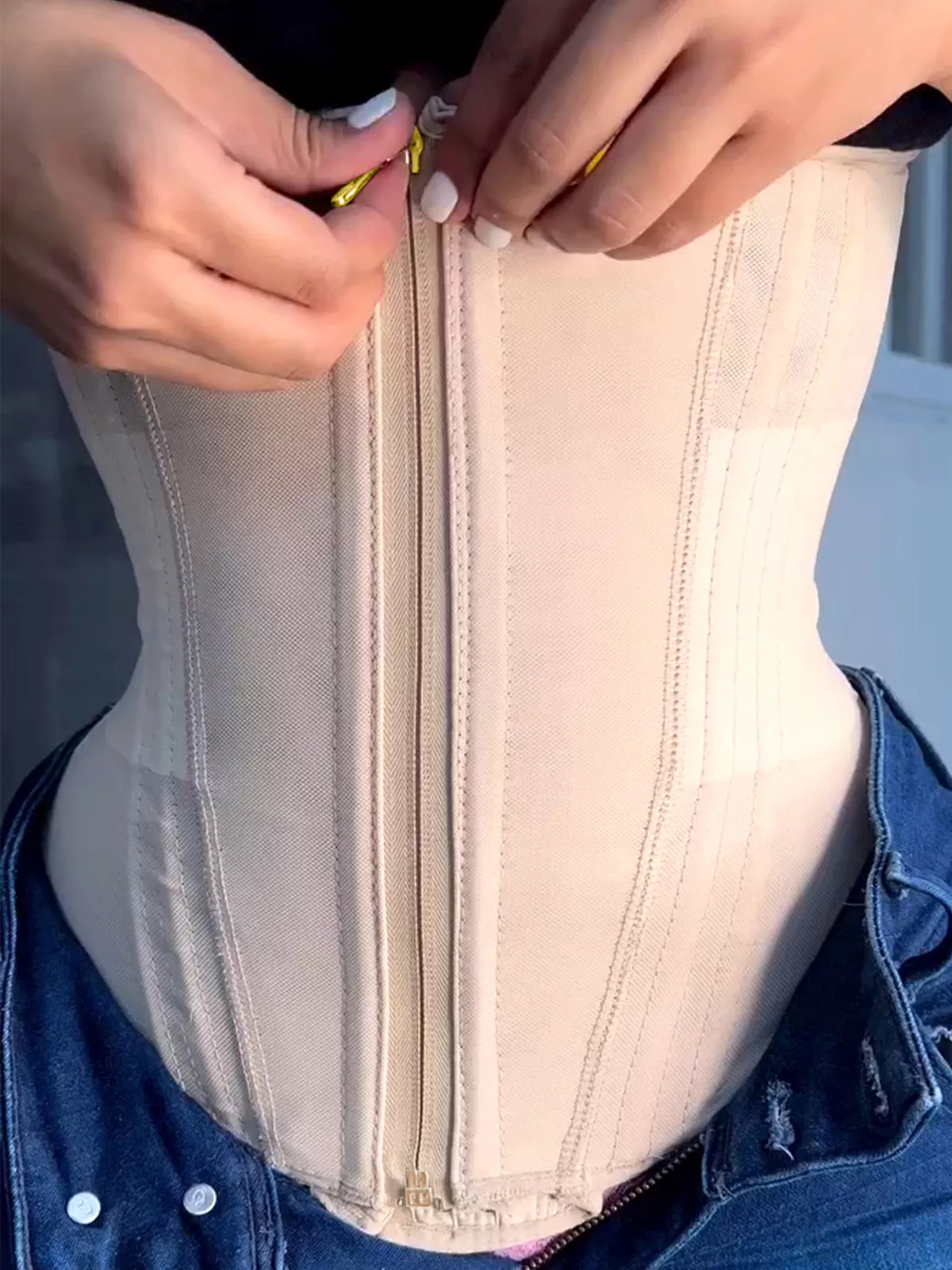 Futurekart Women's Waist Slimming Corset 3 Hooks Girdle with