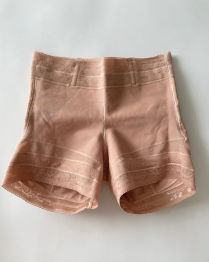 Butt Lifter Short At The Waist With Cheeky Rods