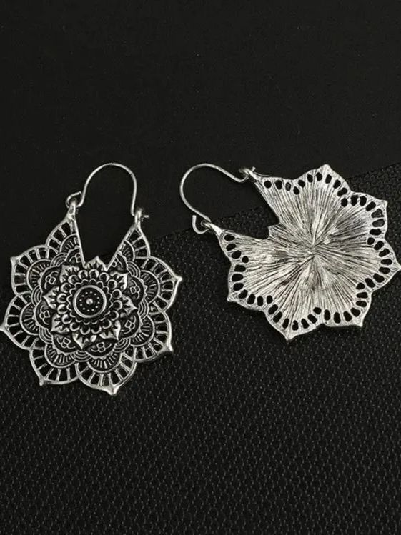 Vintage Hollow Alloy Flower Earring Accessories-Curvy-Faja