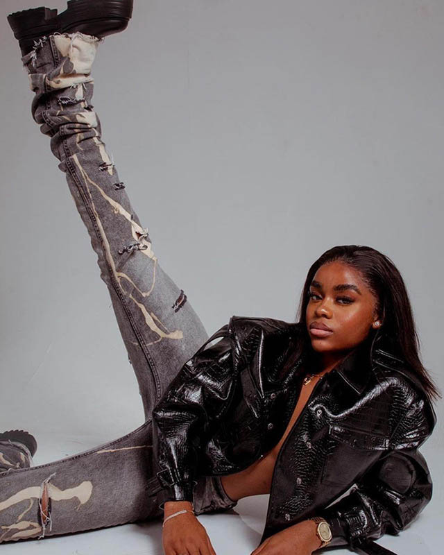 Vaqueros elásticos de tiro alto ajustados