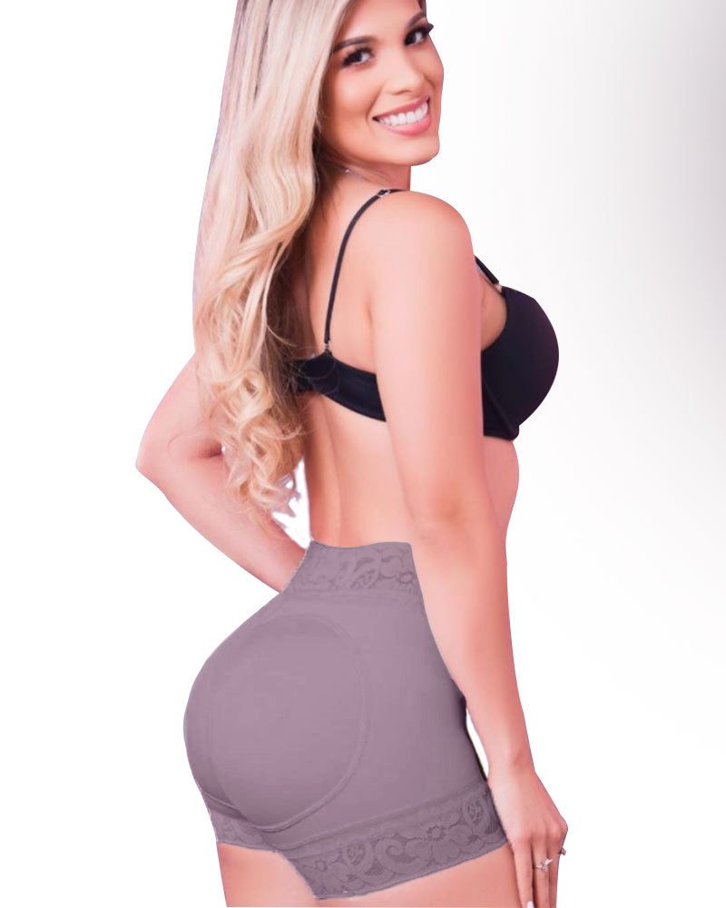 Shorts de plástico con encaje a la cadera