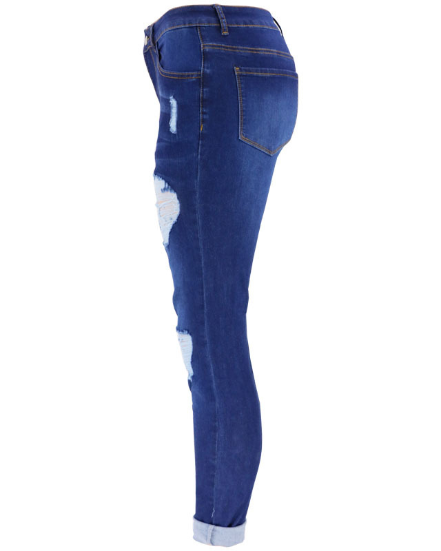 Jeans rasgados ajustados a la cadera