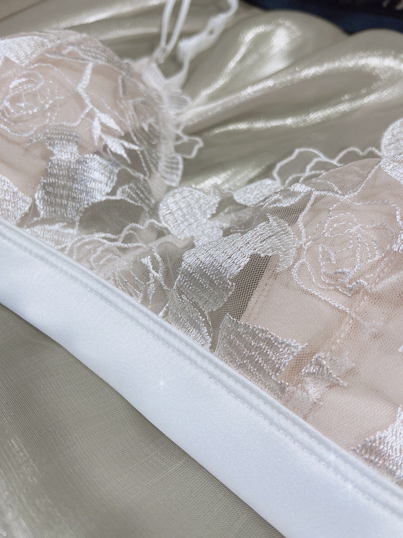 Sujetador fino de encaje sexy con bordado de rosa triangular