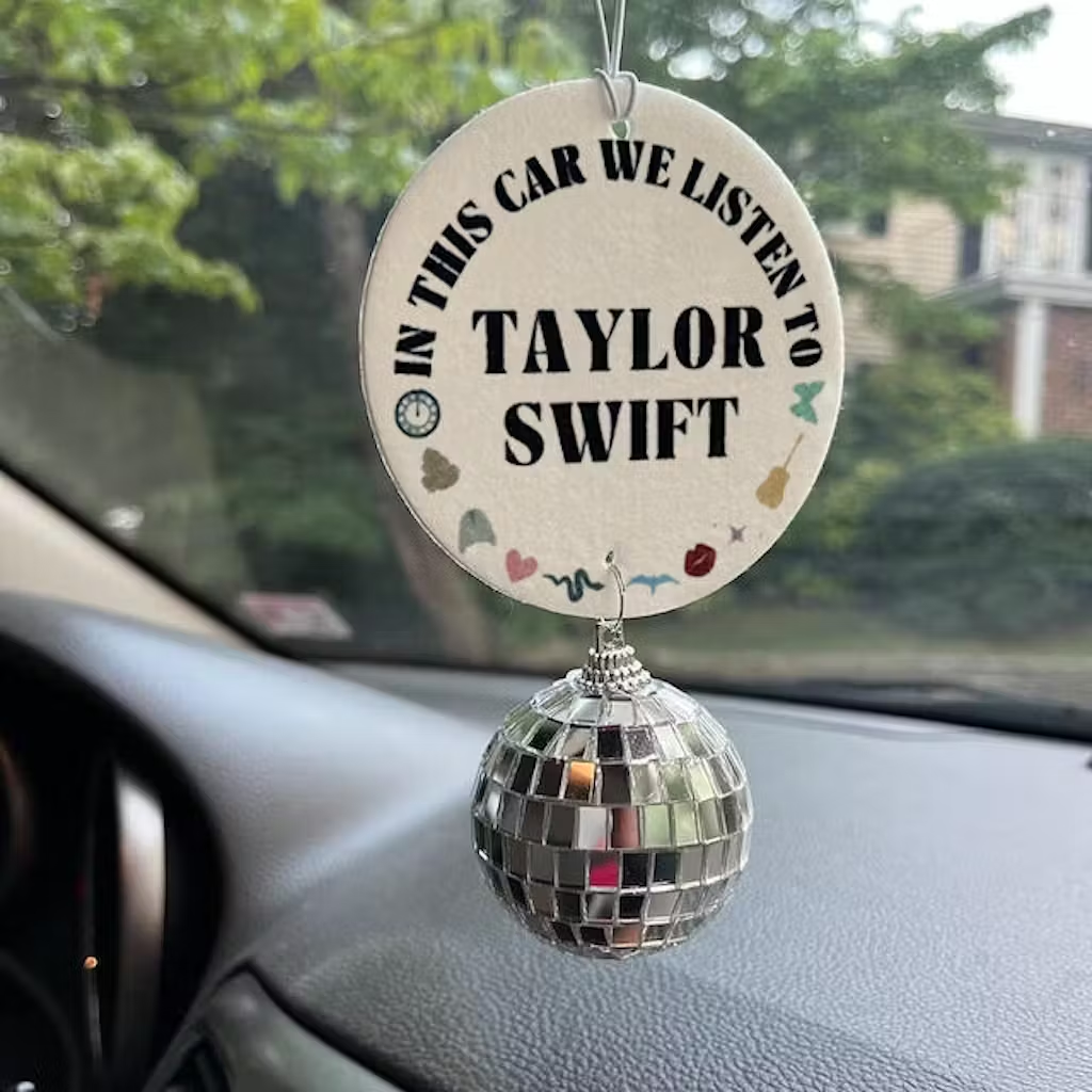 Taylor Swift Ornament🚗 (Car aromatherapy decoration)