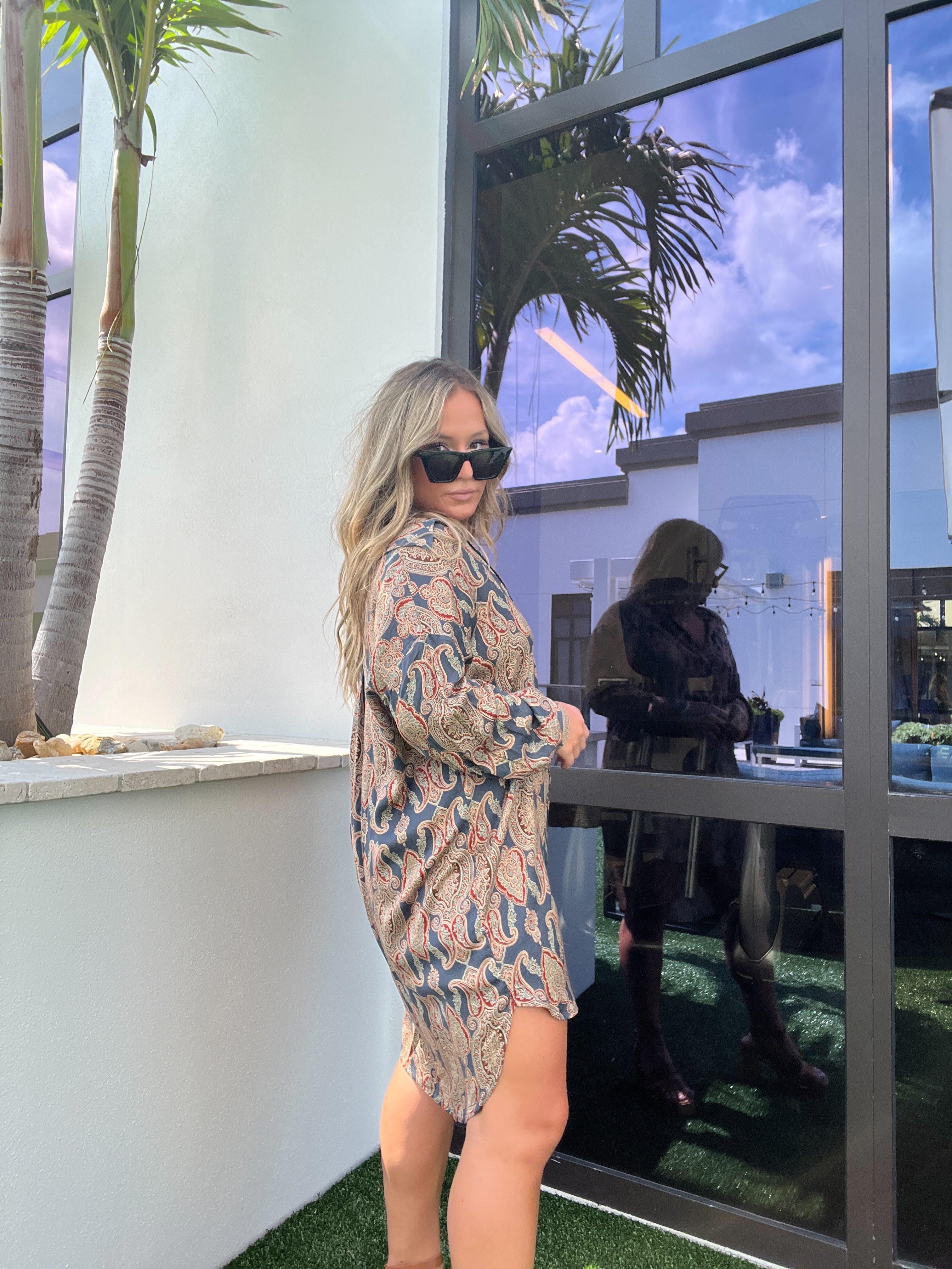 GOLDEN MIDNIGHT SHIFT DRESS