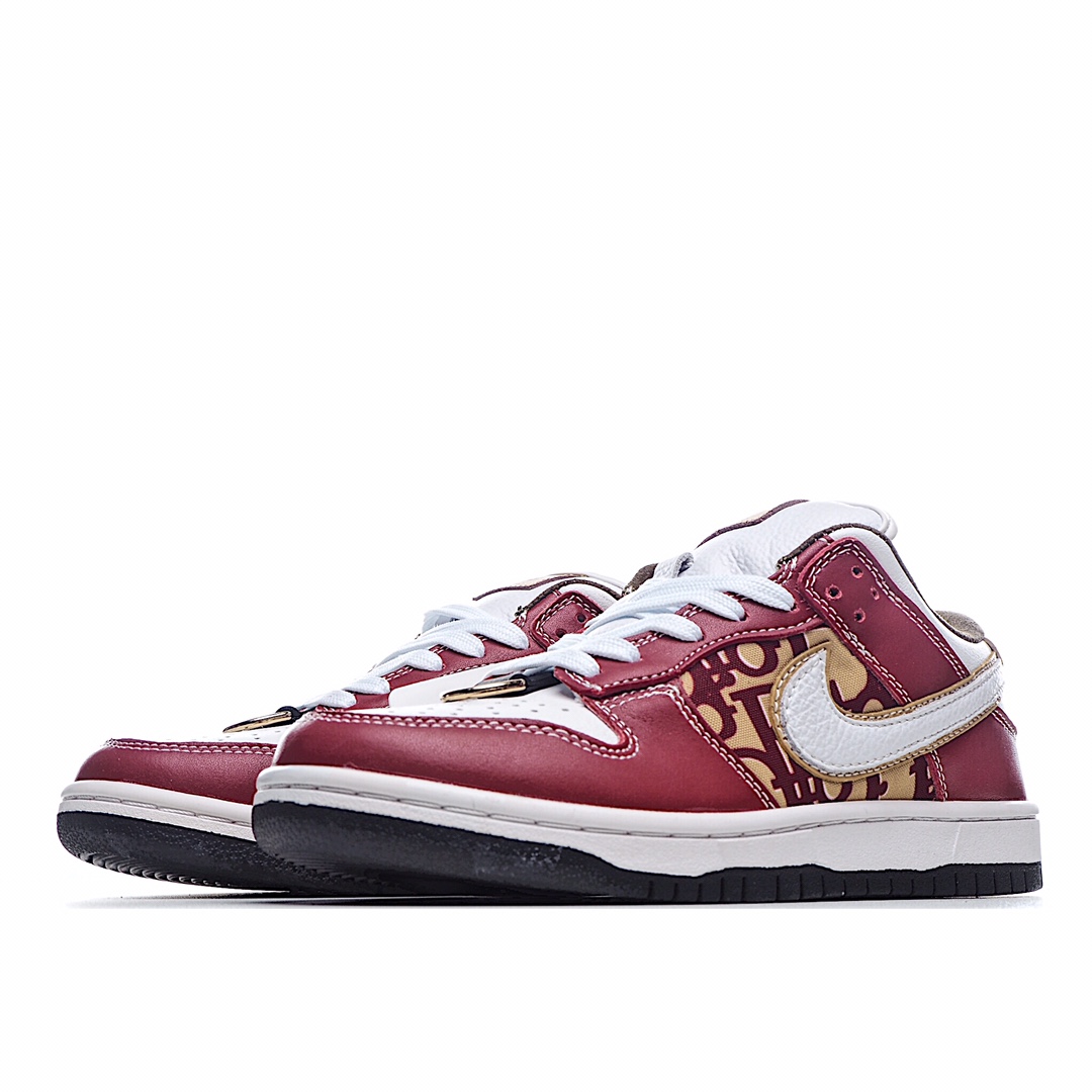 Nike SB Dunk Low x Dior 