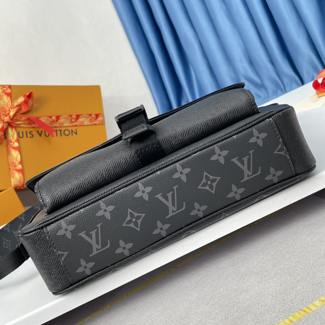 LOUIS VUITTON Taigarama