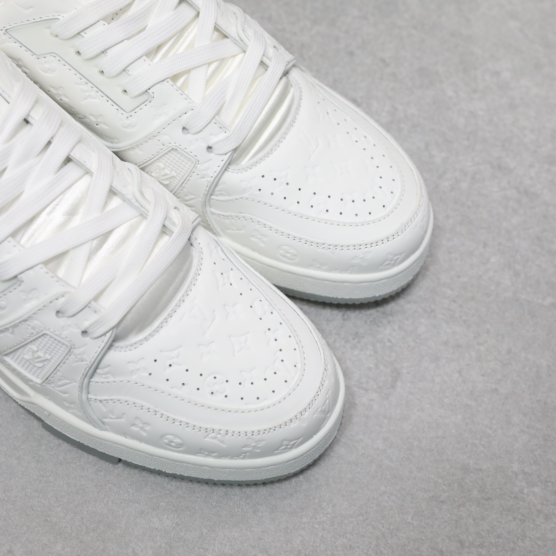 LOUIS VUITTON TRAINERS