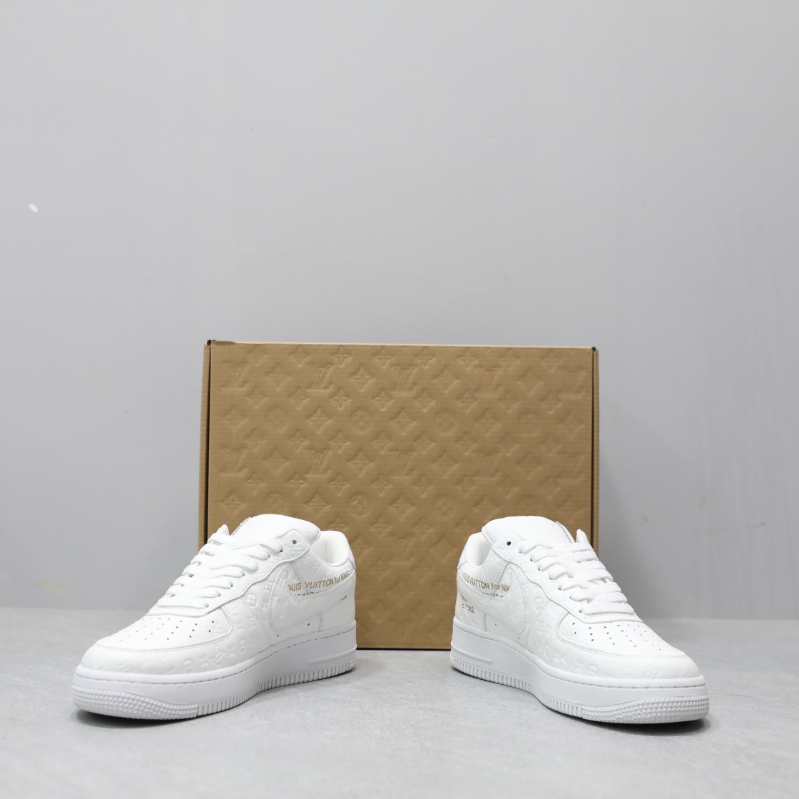 LOUIS VUITTON TRAINERS