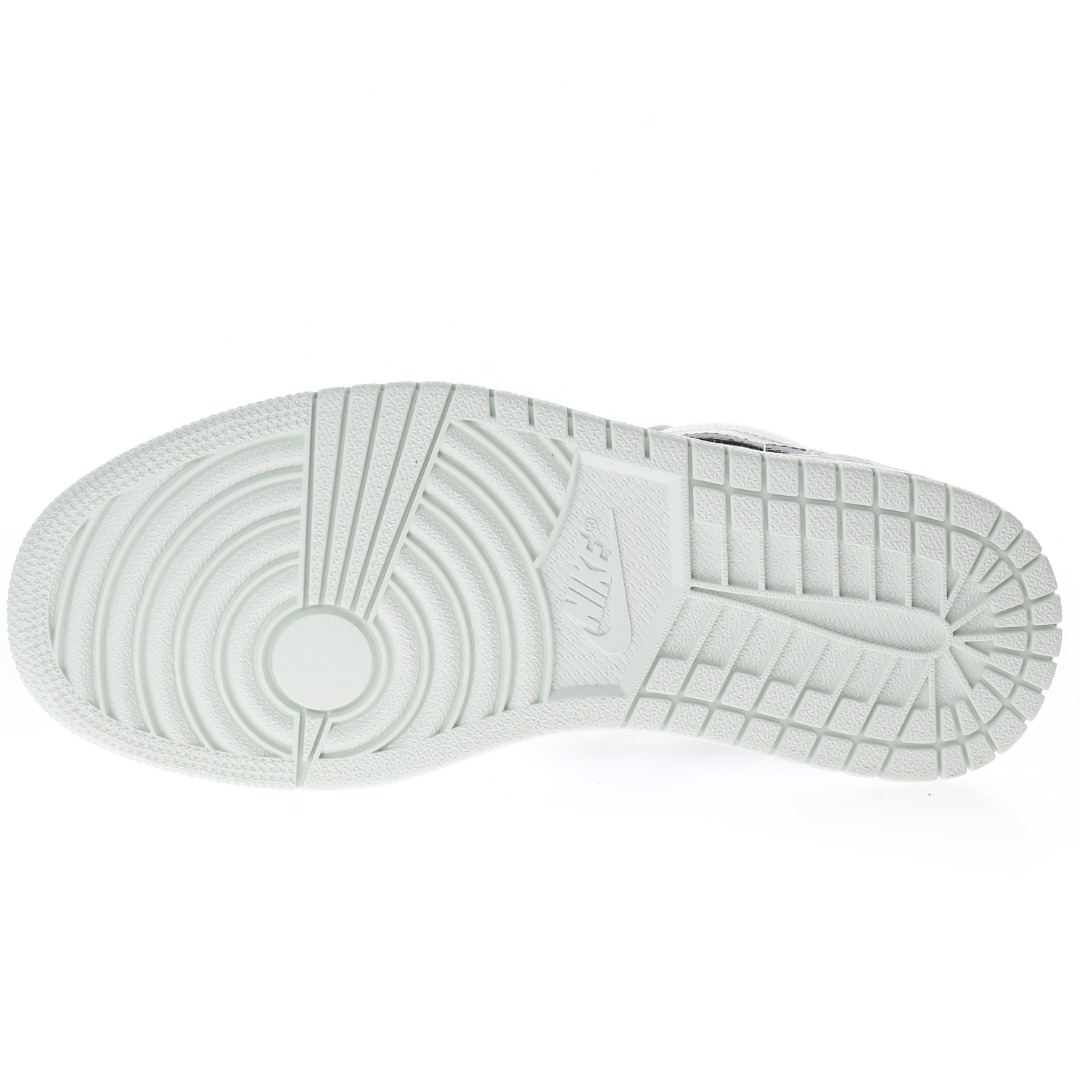 Nike Wmns Air Jordan Retro 1 Low SE"Barely Green"A