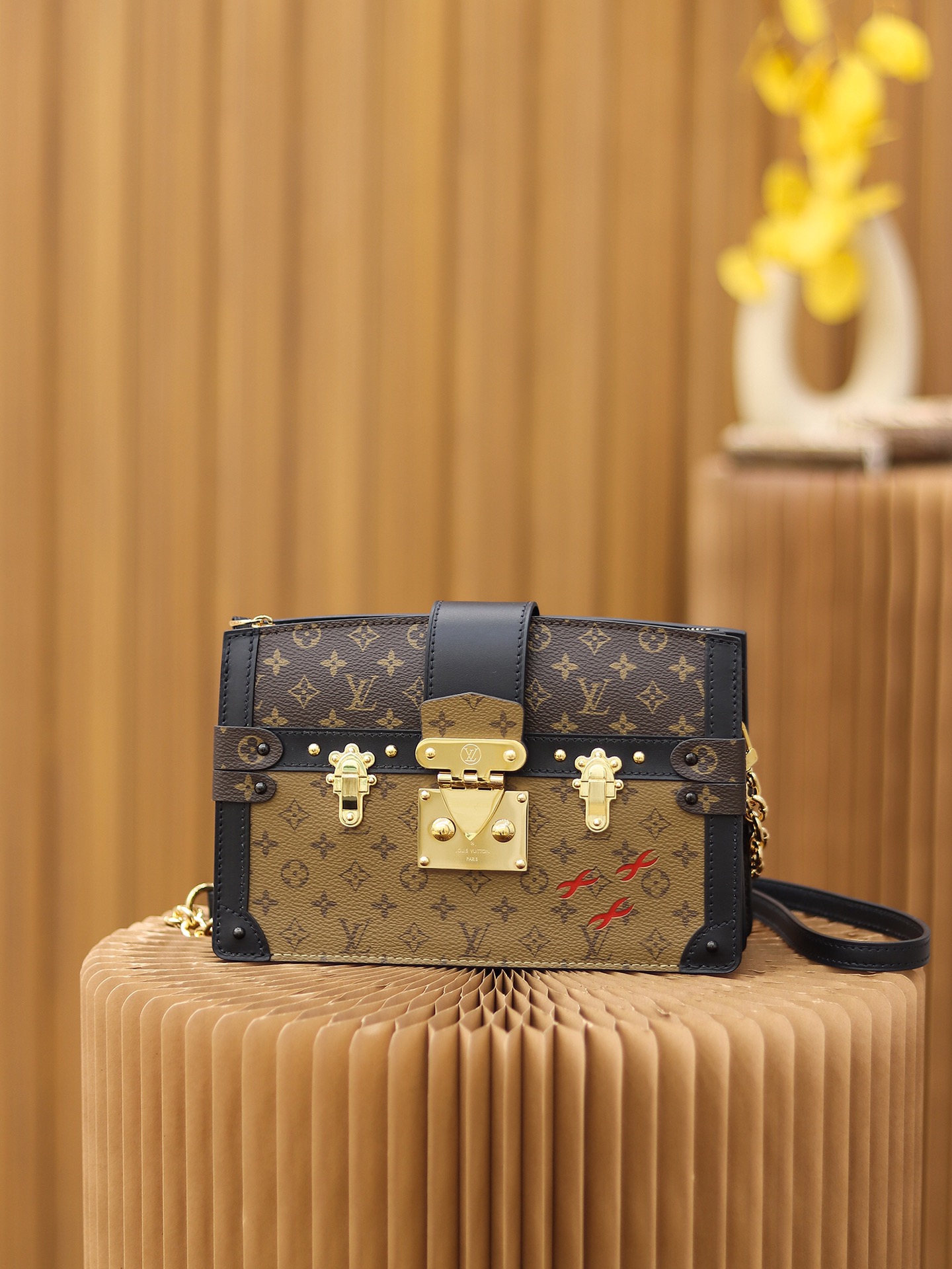 LV TRUNK CLUTCH
