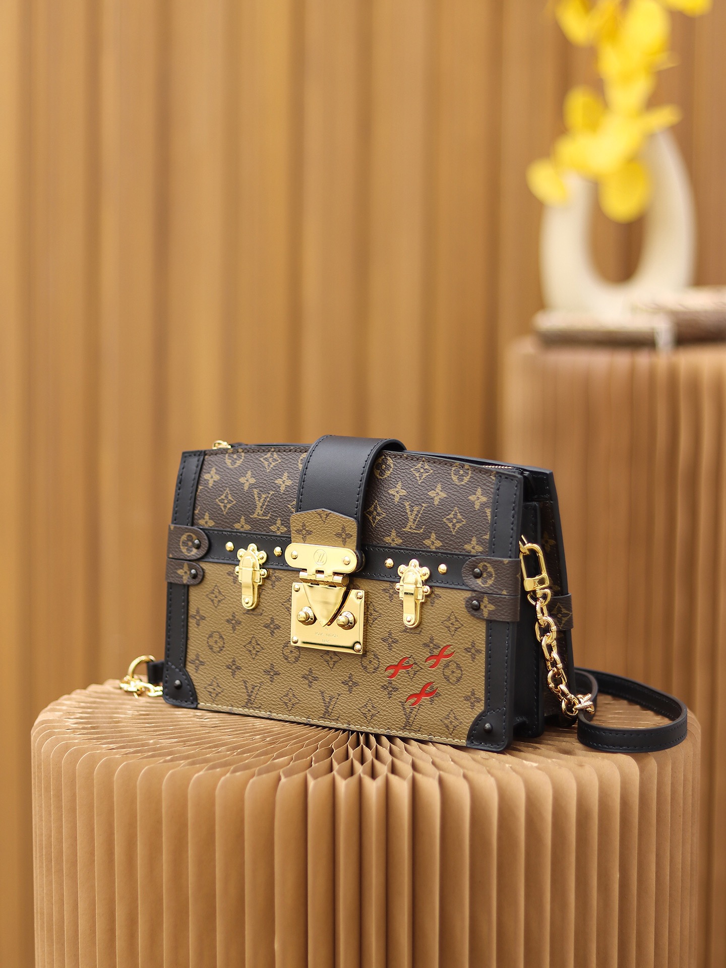 LV TRUNK CLUTCH