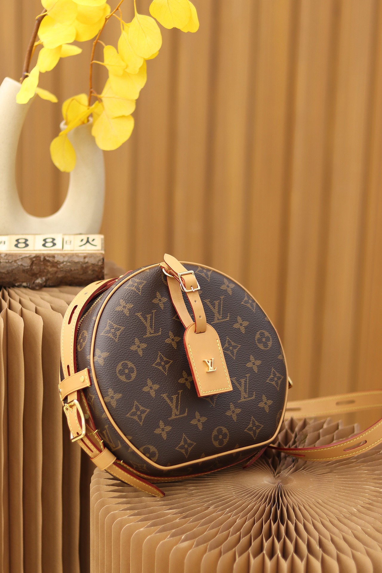 LV BOITE CHAPEAU SOUPLE