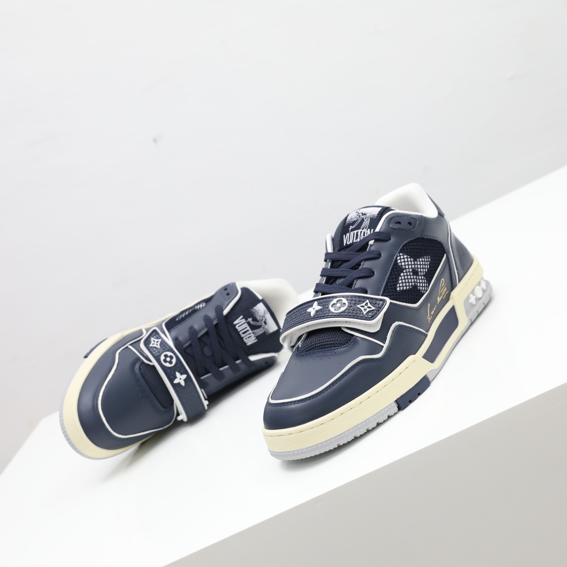 LV TRAINER