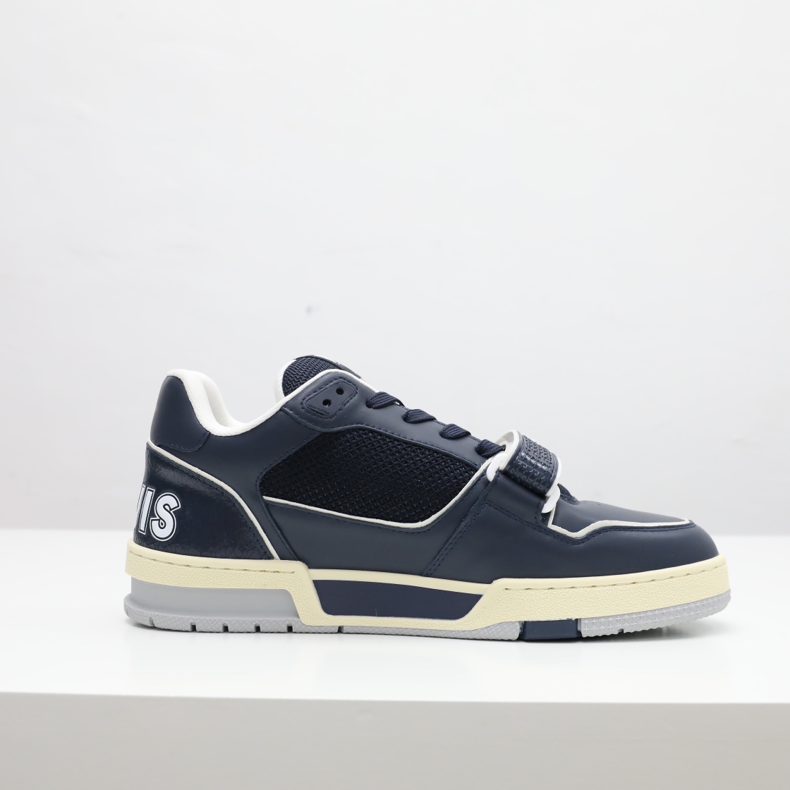 LV TRAINER
