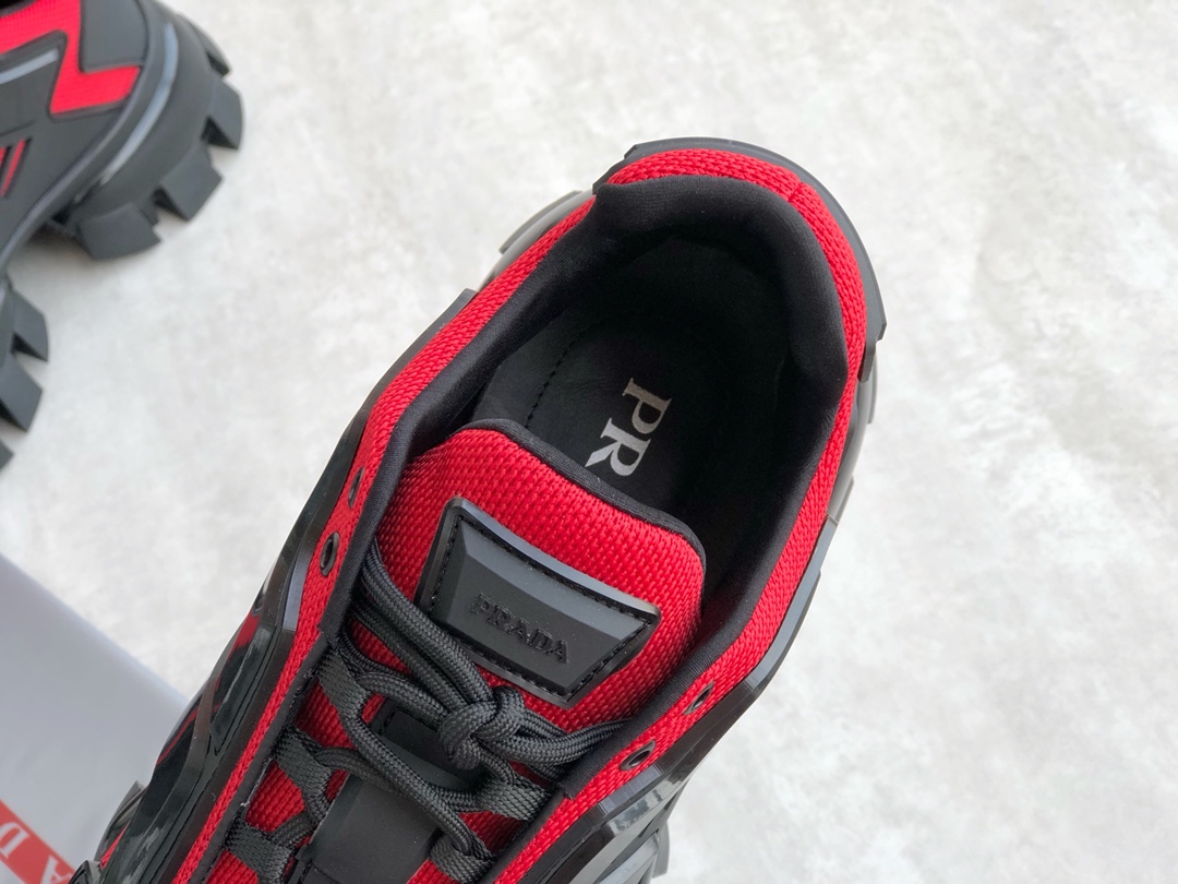 PRADA SNEAKER