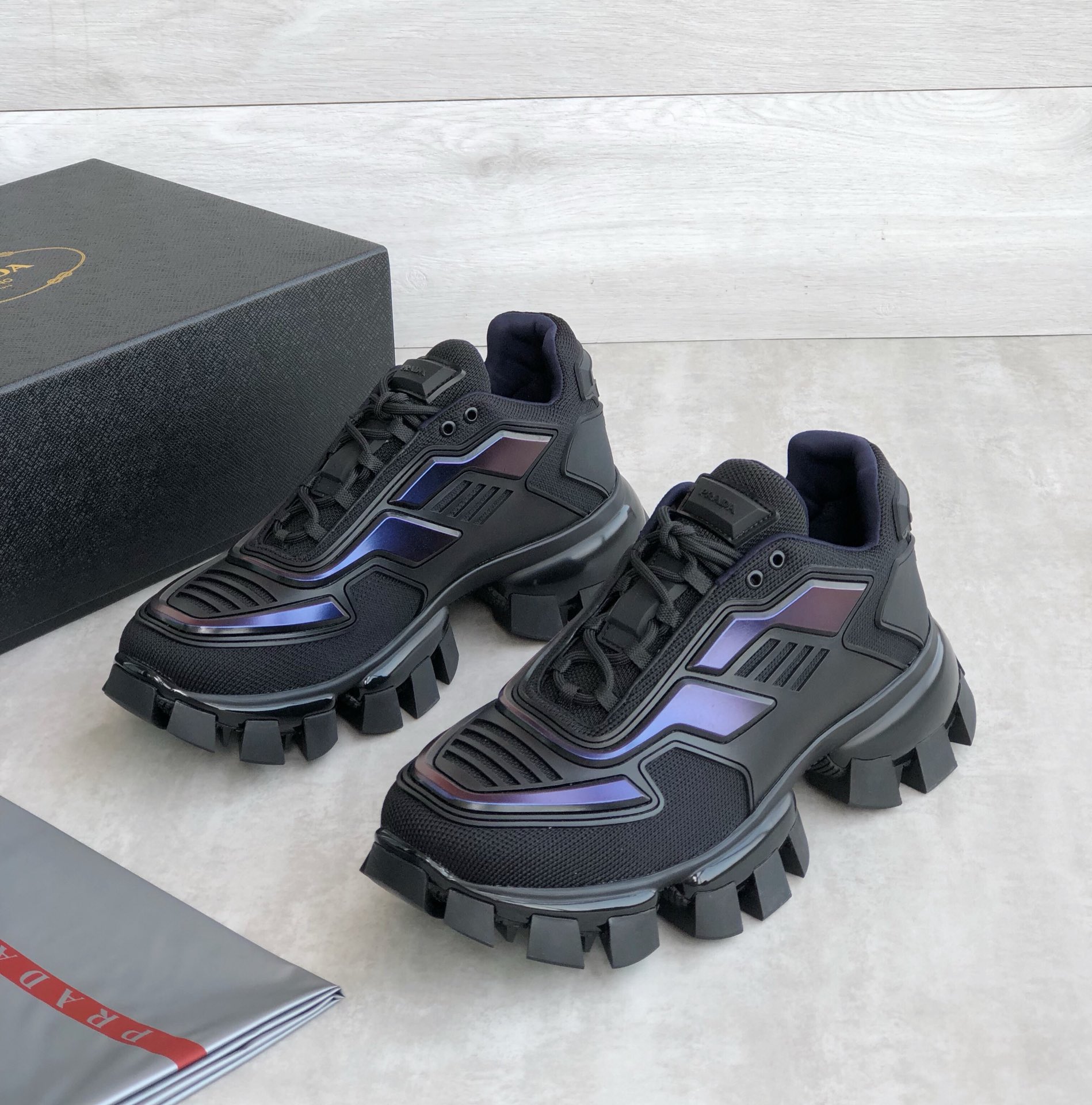 PRADA SNEAKER
