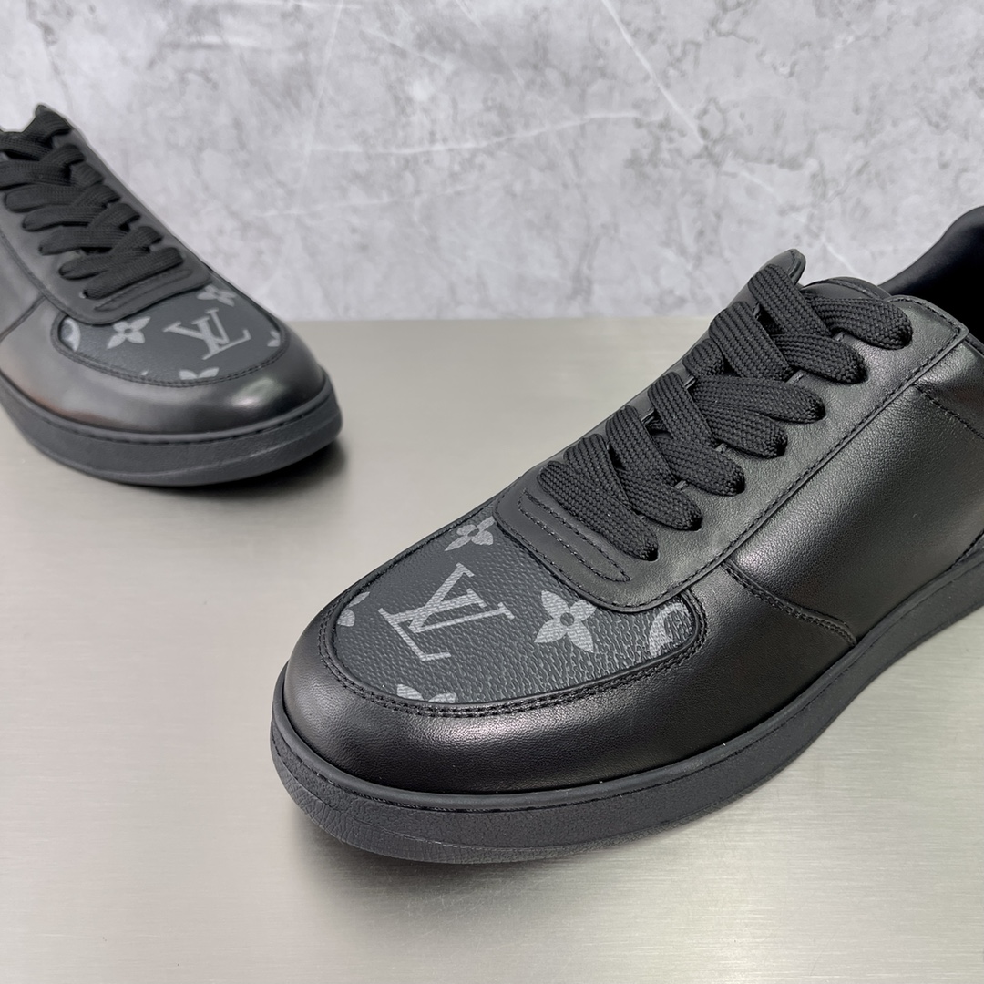 LOUIS VUITTON Rivoli