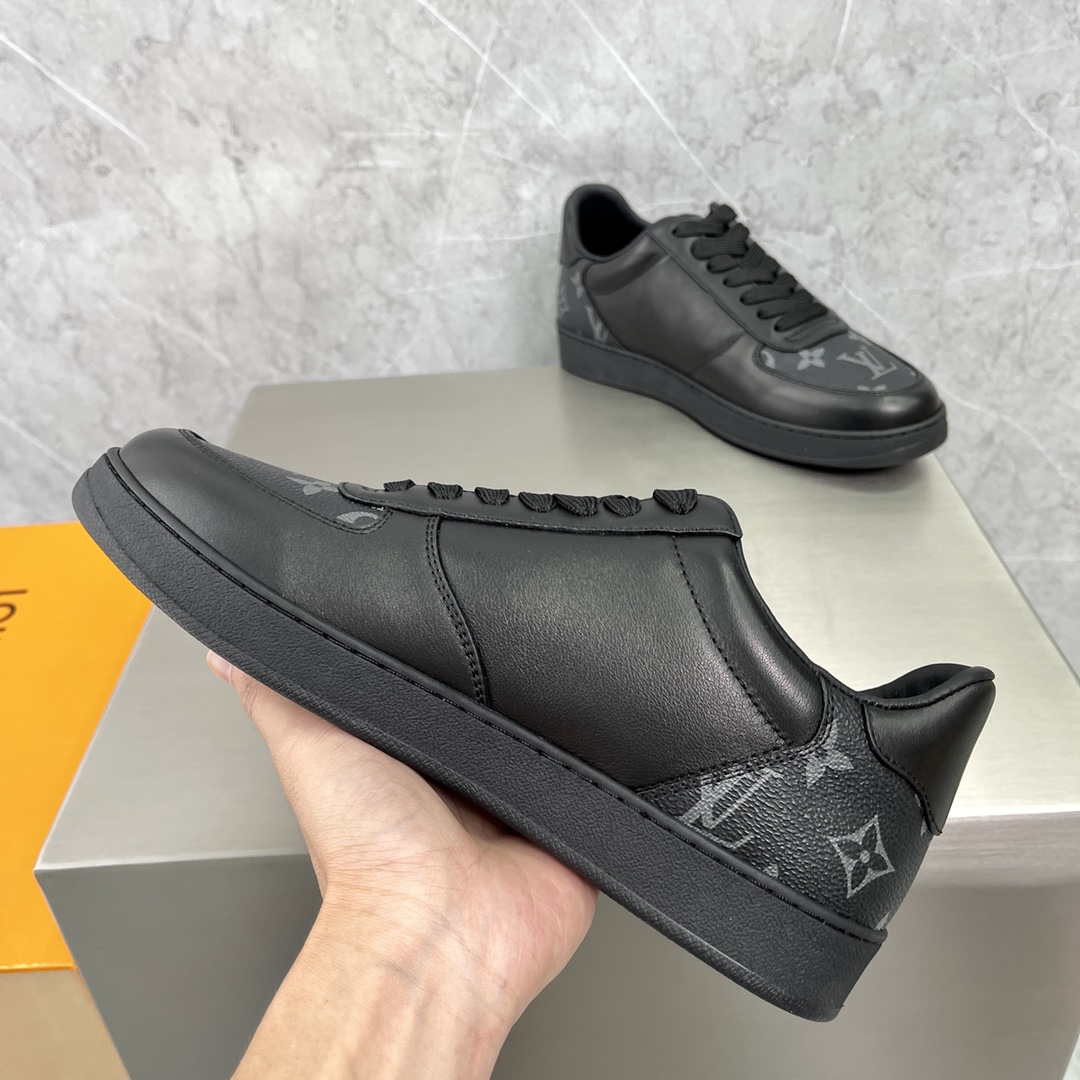 LOUIS VUITTON Rivoli