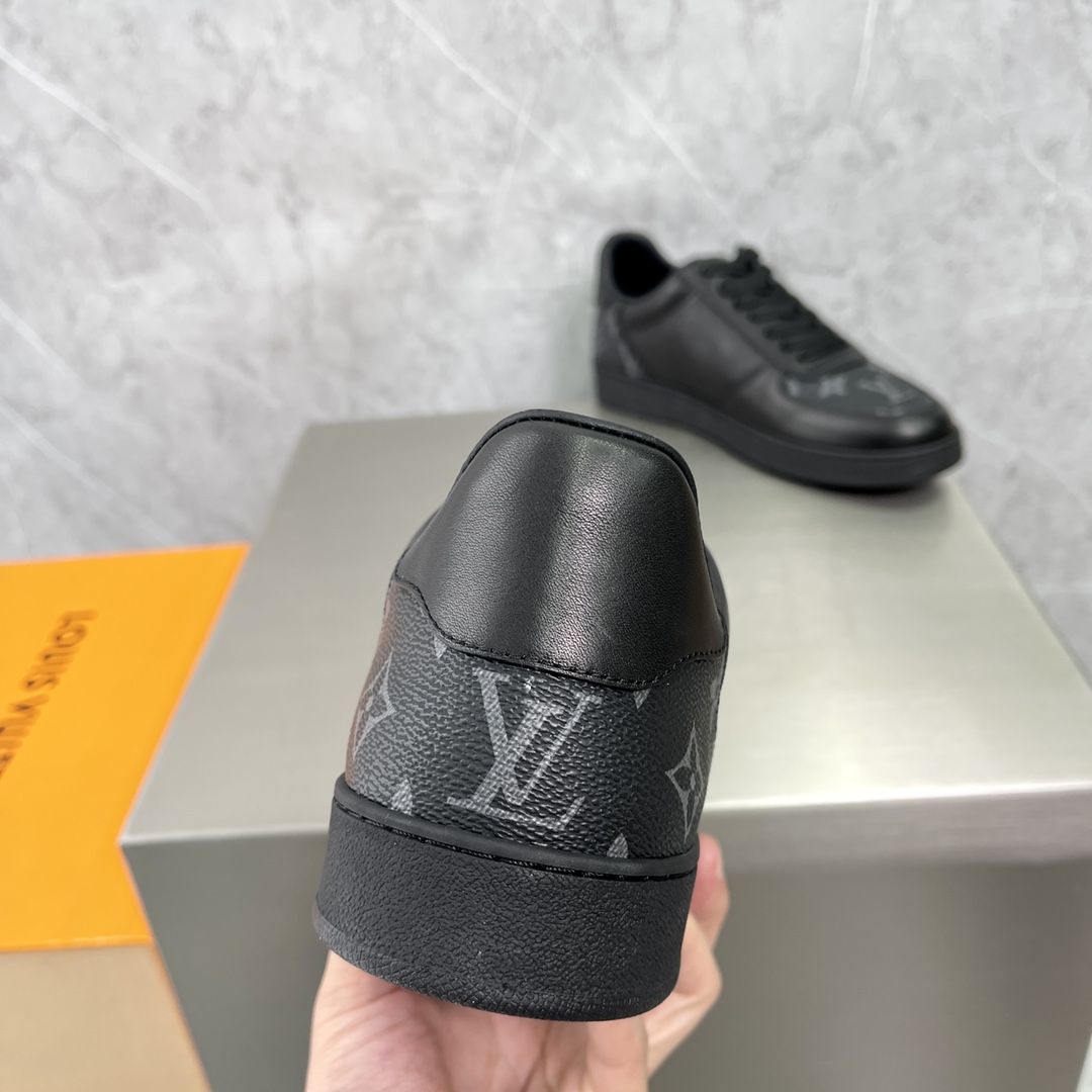 LOUIS VUITTON Rivoli