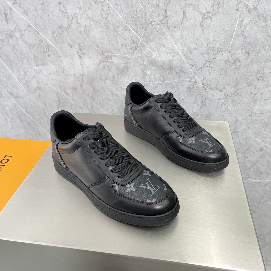 LOUIS VUITTON Rivoli