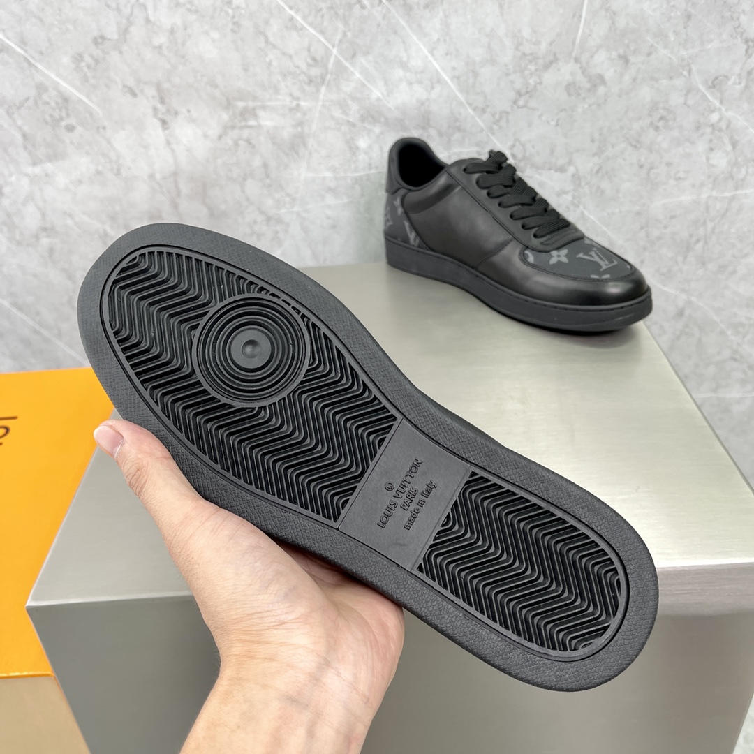 LOUIS VUITTON Rivoli