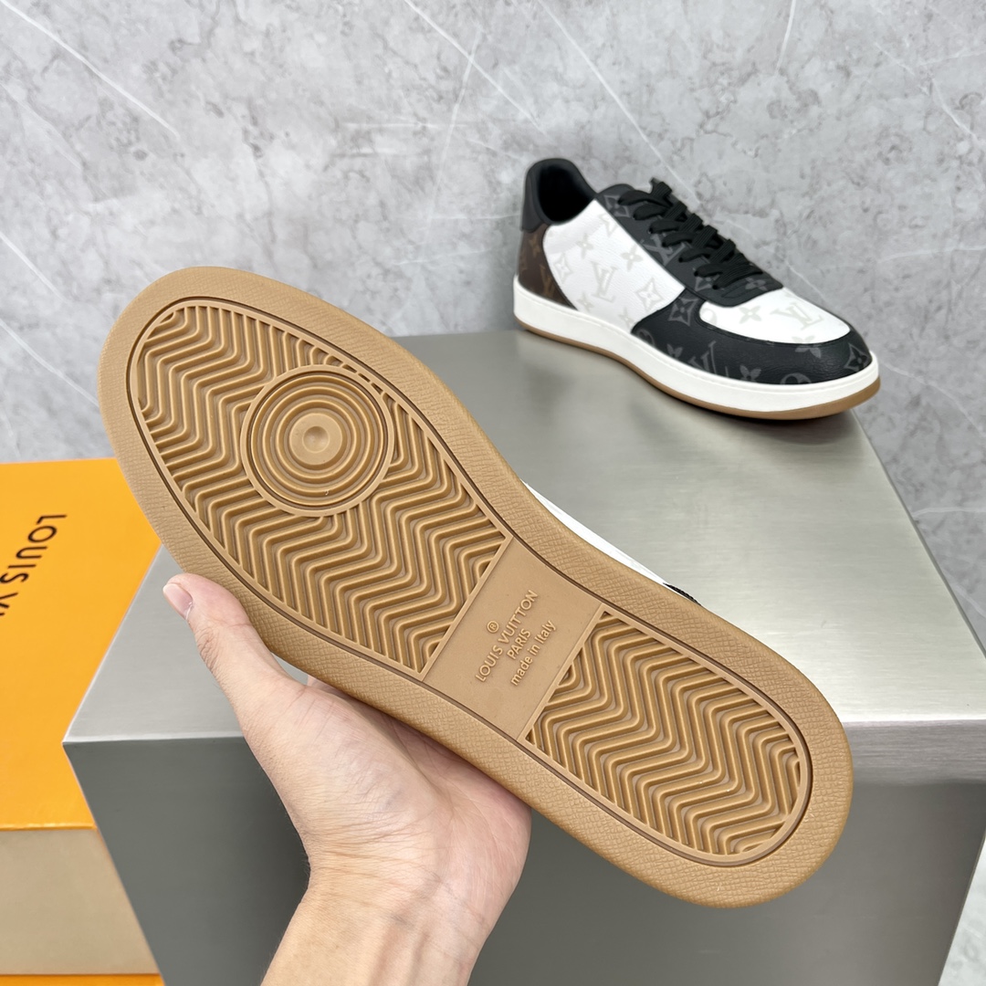 LOUIS VUITTON Rivoli