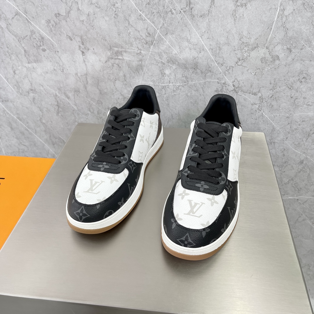 LOUIS VUITTON Rivoli