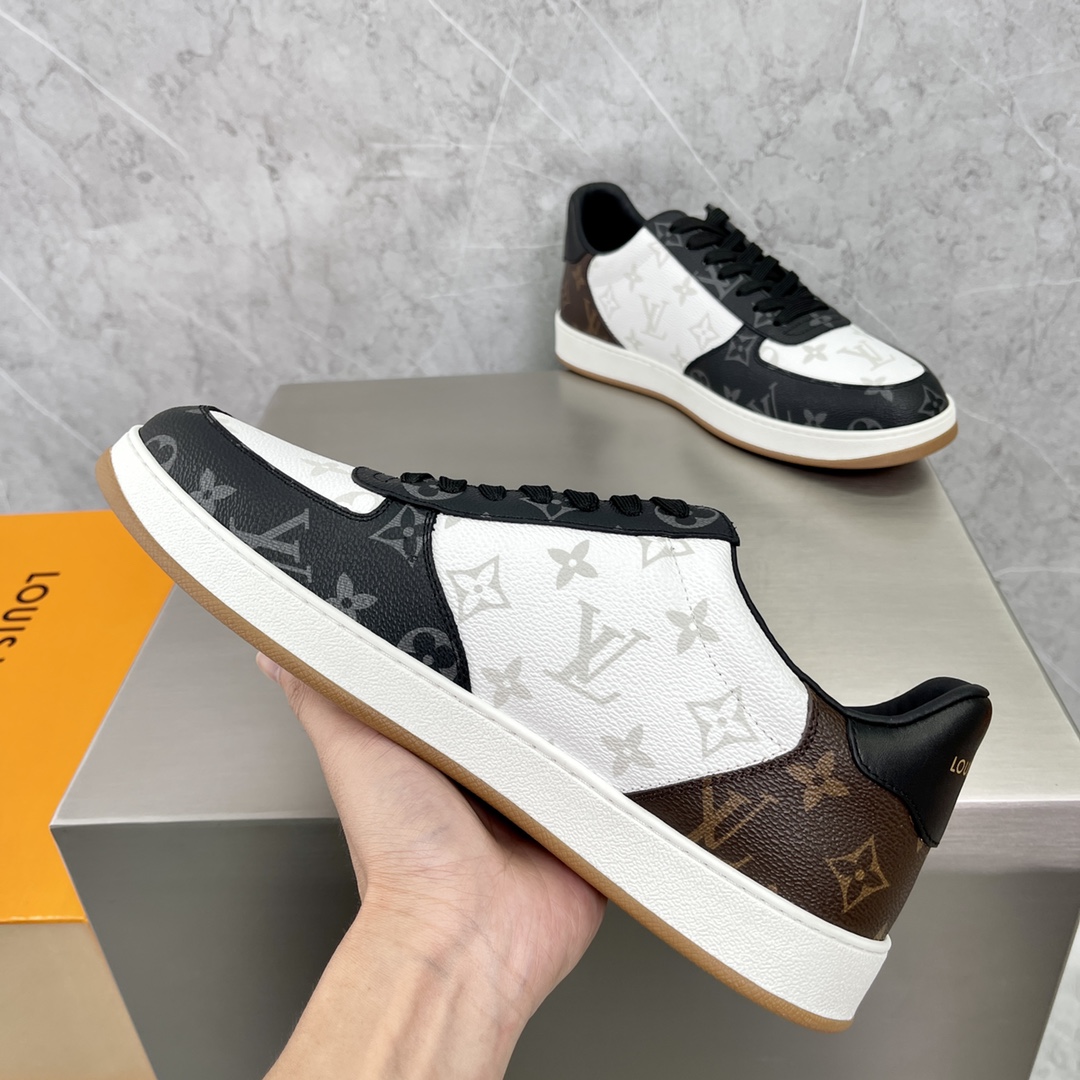 LOUIS VUITTON Rivoli