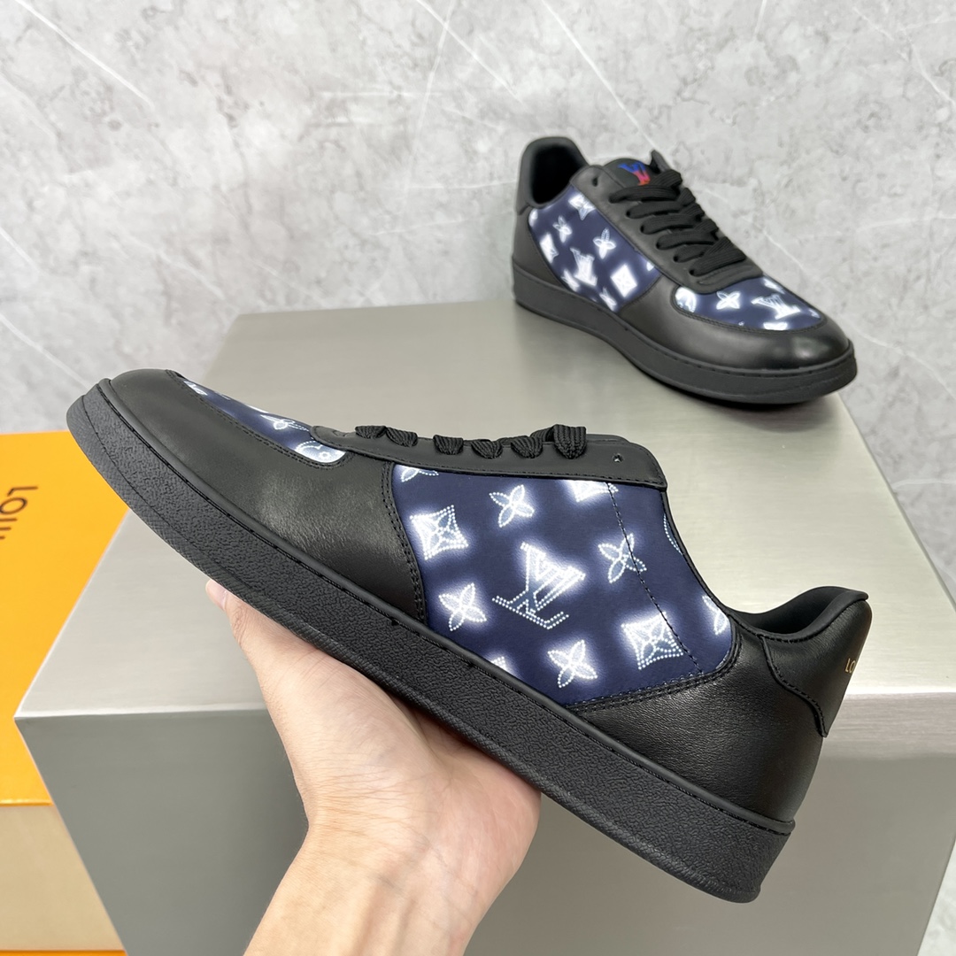 LOUIS VUITTON Rivoli