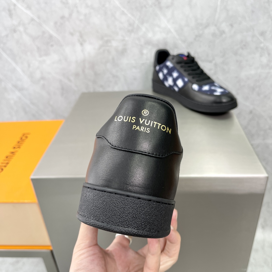 LOUIS VUITTON Rivoli