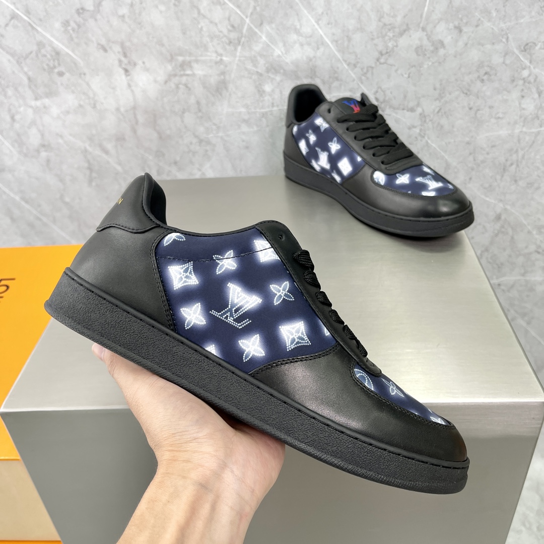 LOUIS VUITTON Rivoli