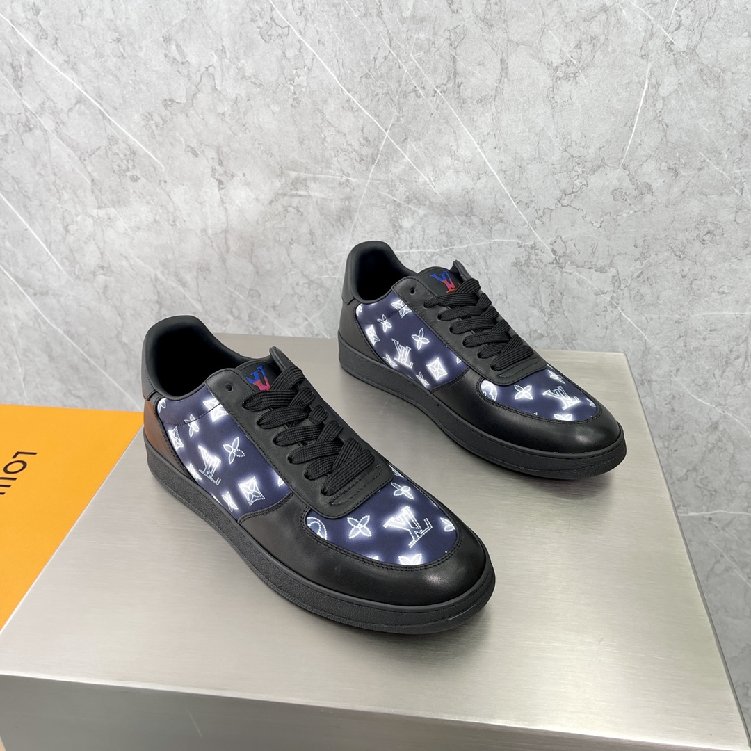 LOUIS VUITTON Rivoli