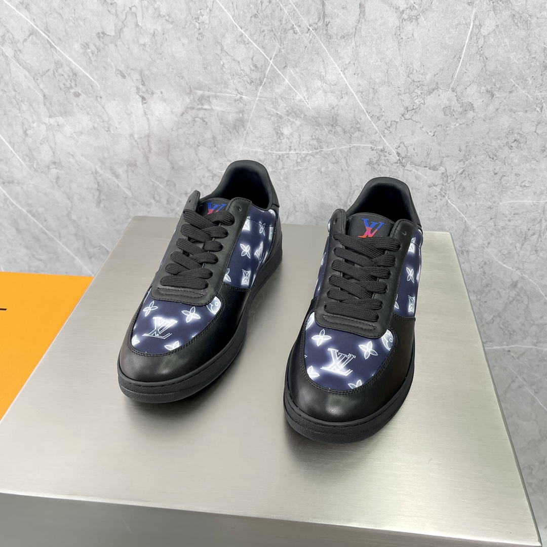 LOUIS VUITTON Rivoli