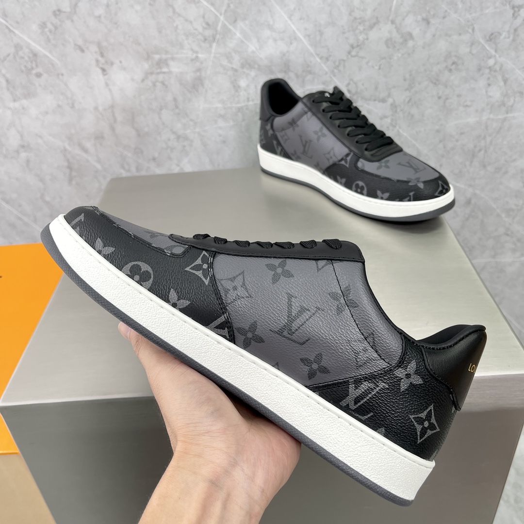 LOUIS VUITTON Rivoli