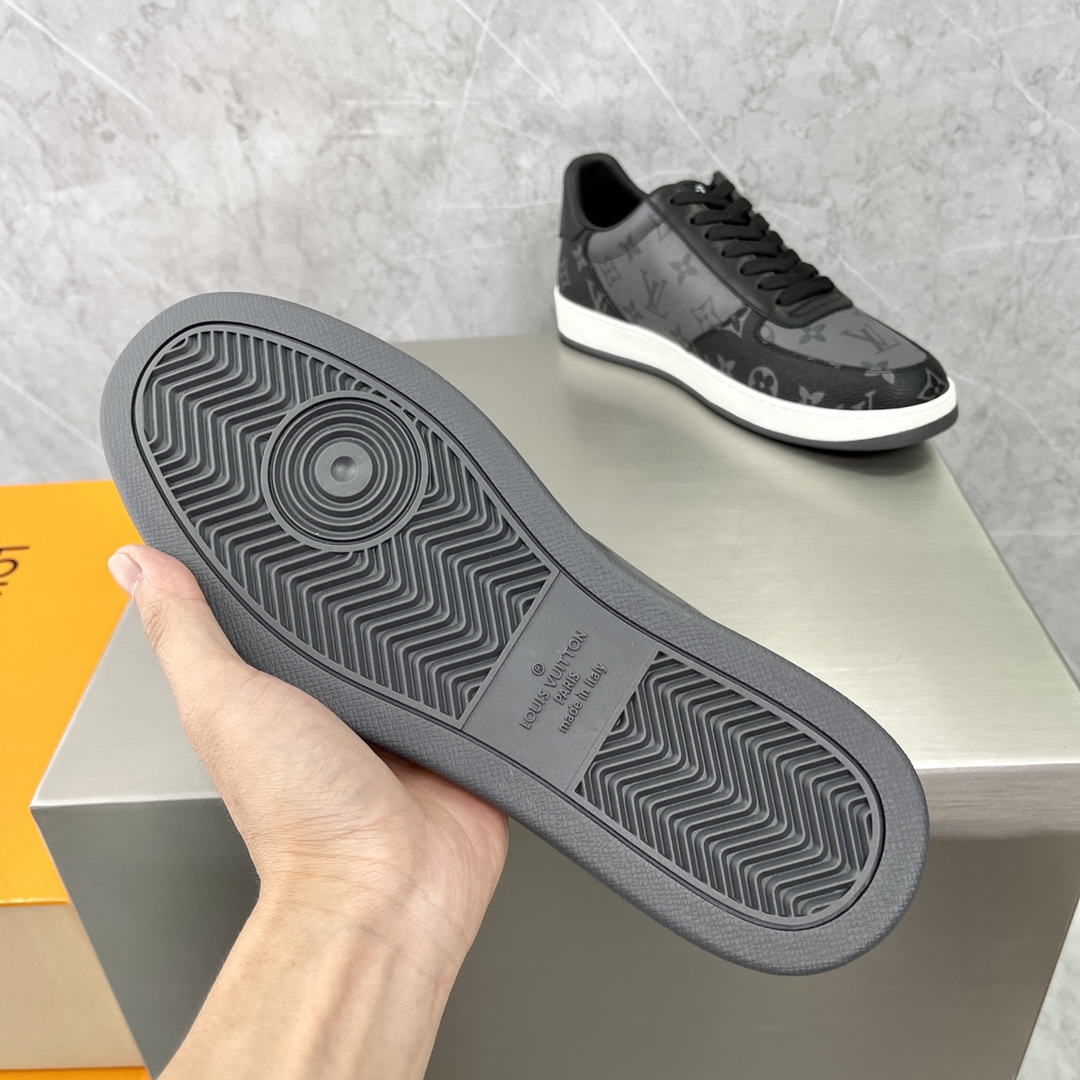 LOUIS VUITTON Rivoli