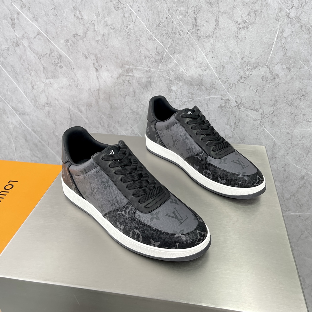 LOUIS VUITTON Rivoli